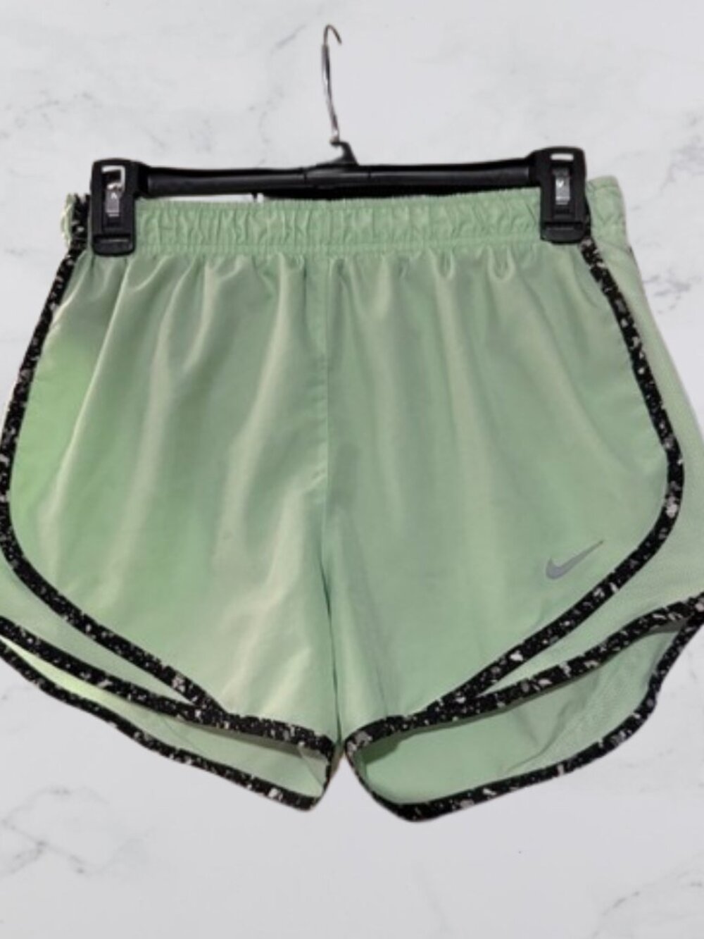 Nike Women's Mint Green Dri Fit Shorts Size S - FLAWED (Liner is ripped)